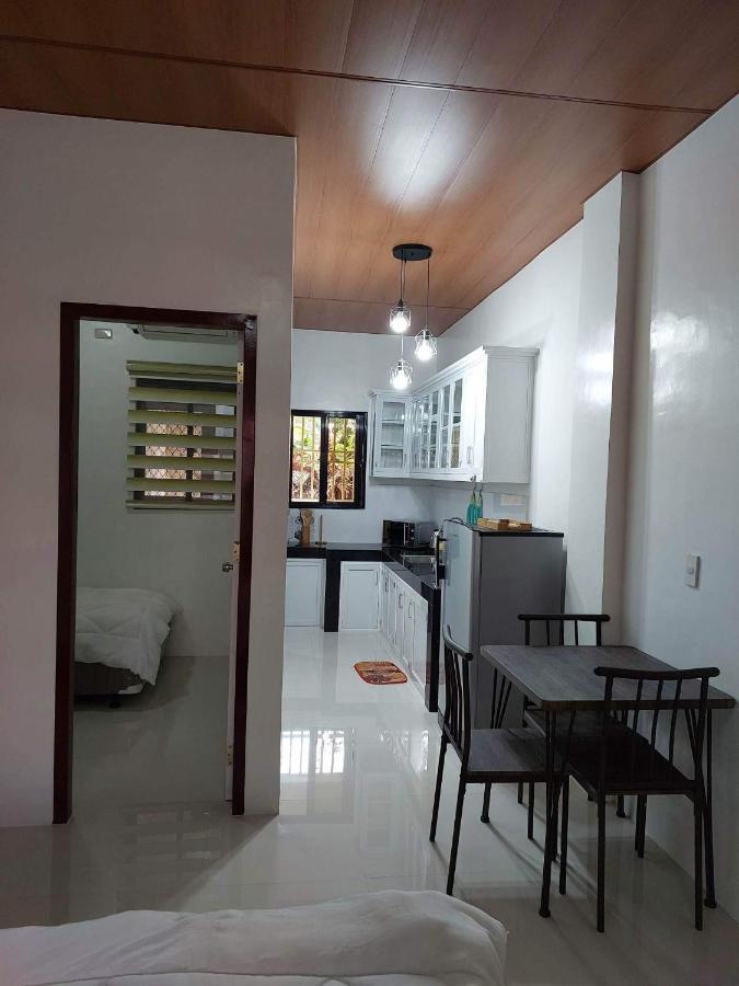 Flb Apartelle Los Banos 로스 바뇨스 외부 사진