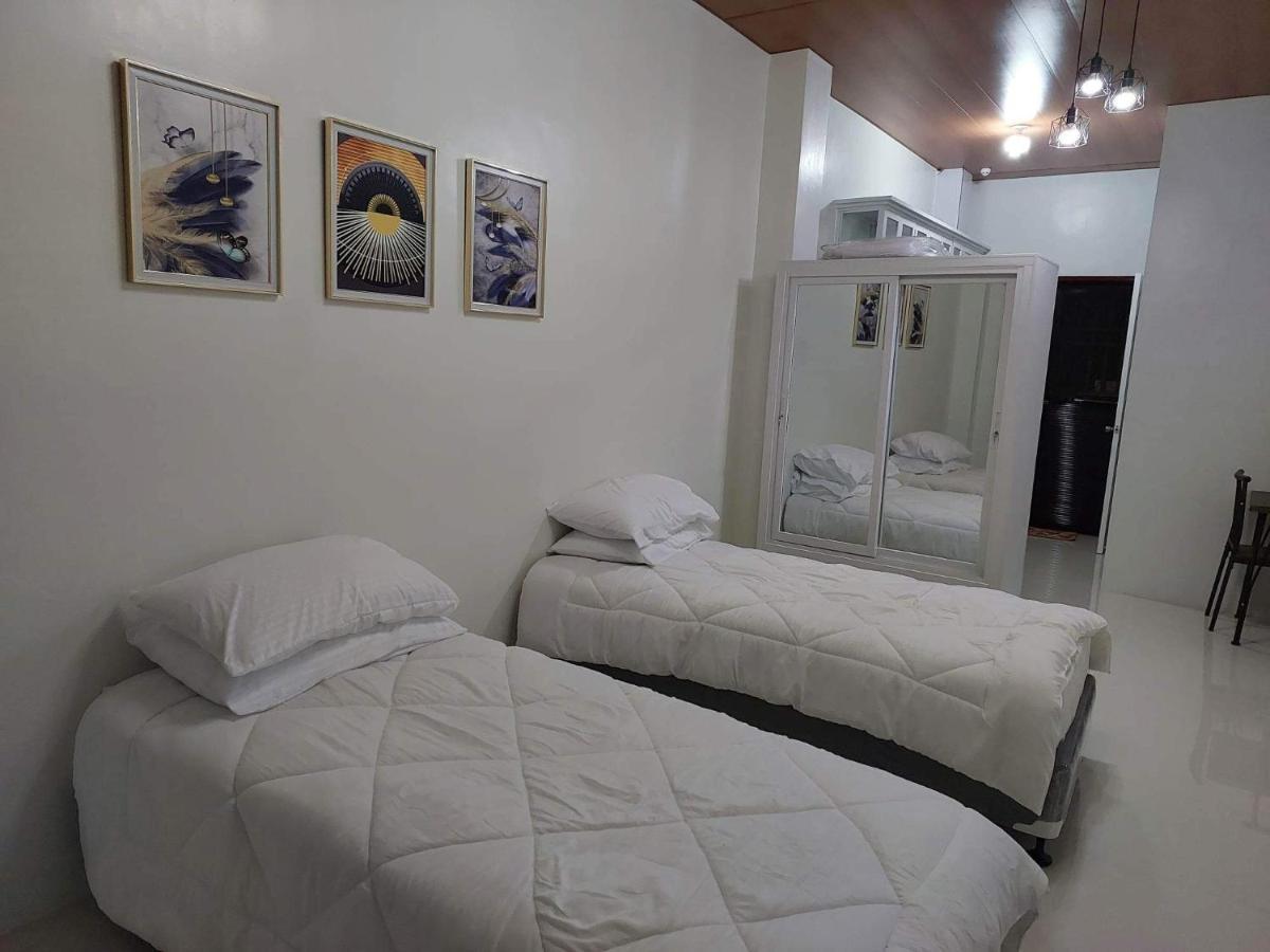 Flb Apartelle Los Banos 로스 바뇨스 외부 사진