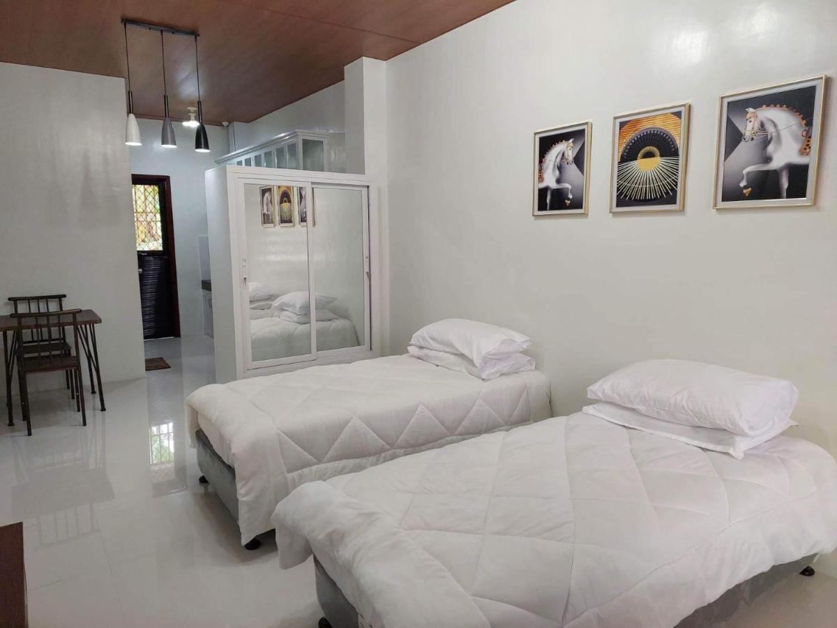 Flb Apartelle Los Banos 로스 바뇨스 외부 사진